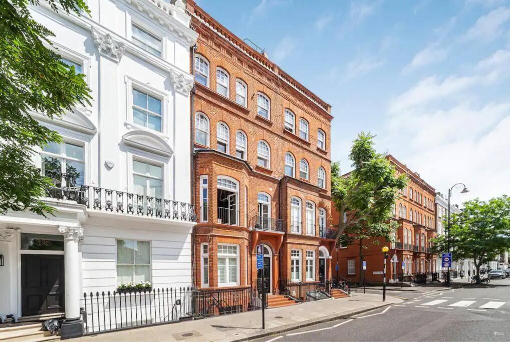 Chic Chelsea Apartment Steps From Kings Road 伦敦 外观 照片